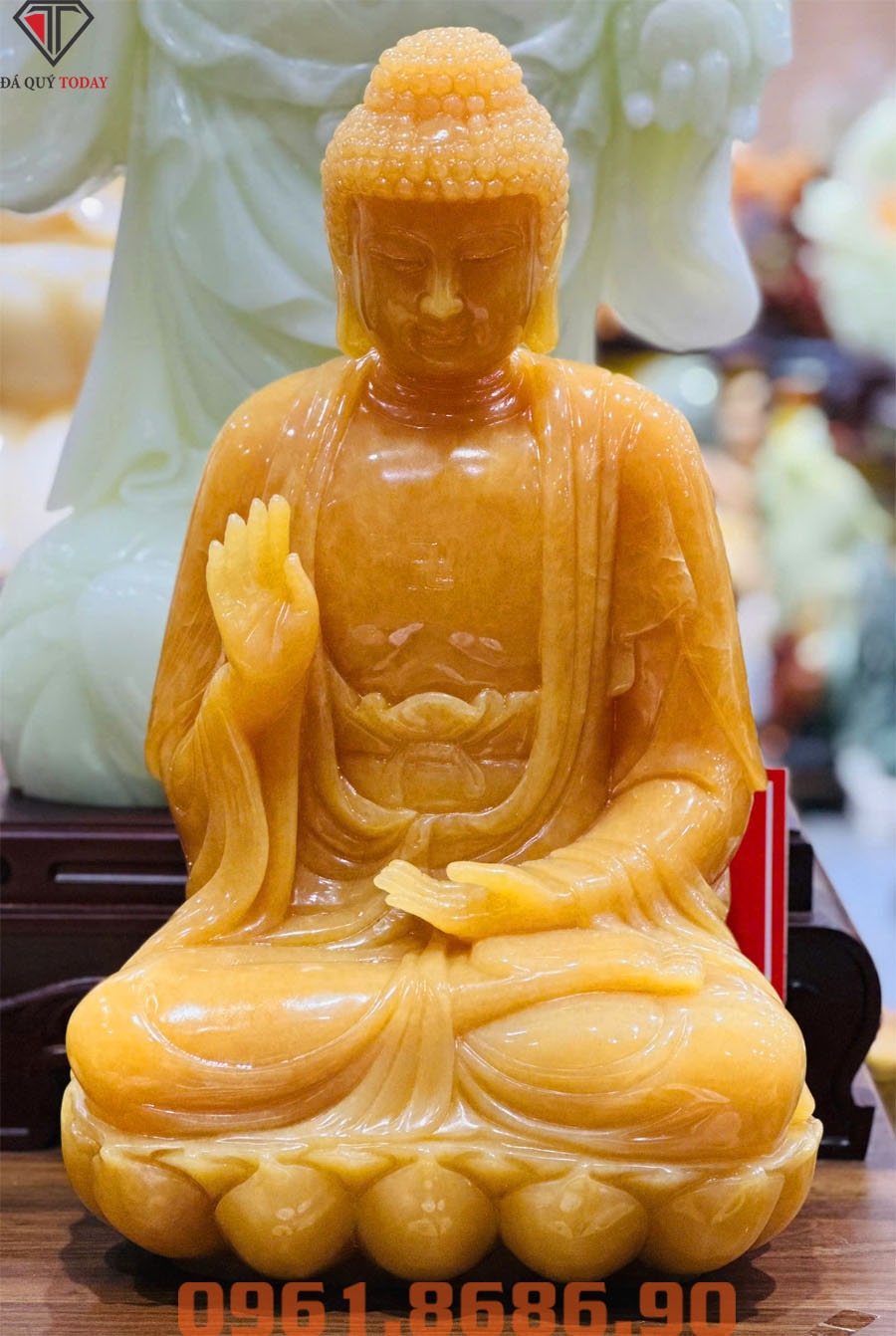 Tượng Phật A Di Đà bằng ngọc hoàng long