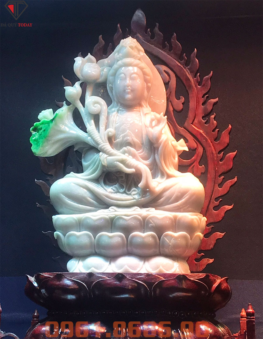 Tượng phật quan âm bằng ngọc cẩm thạch