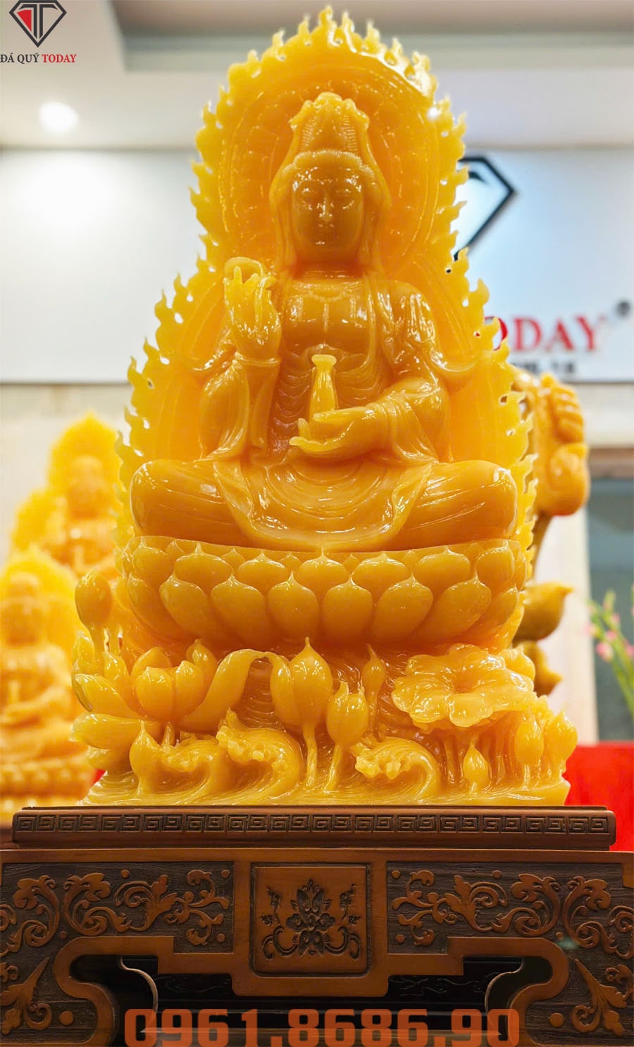 Tượng Phật Quan Âm bằng ngọc hoàng long